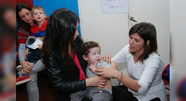 Córdoba: este lunes arranca la vacunación en salas cuna y merenderos