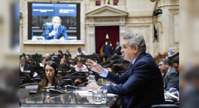 Rossi brinda su primer informe de gestión en el Senado y se esperan fuertes cruces con la oposición