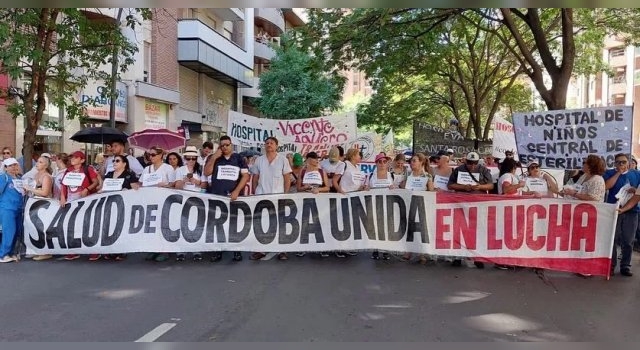 Salud de Córdoba Unida realiza un paro contra los "salarios de pobreza"