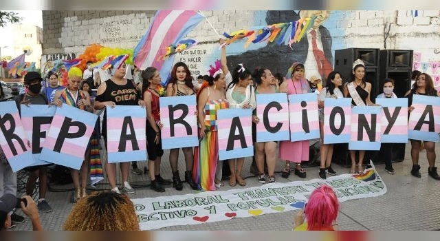El colectivo travesti y trans marcha al Congreso por la "reparación histórica"