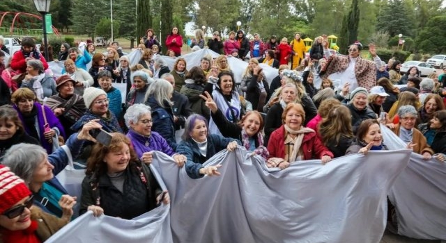 Más de 300 mujeres participan del 3° encuentro "La Revolución de las Viejas"
