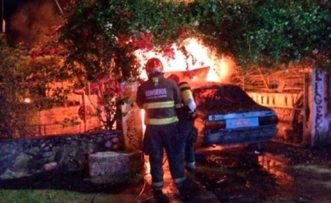 Susto por una explosión e incendio en un taller mecánico de Córdoba
