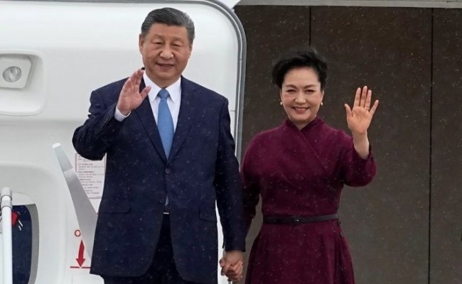 Xi Jinping llegó a París para mantener conversaciones con Macron sobre comercio y Ucrania