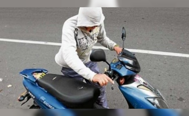 S. M. Laspiur: Un hombre persiguió y detuvo a un delincuente que le robó una moto a su hijo