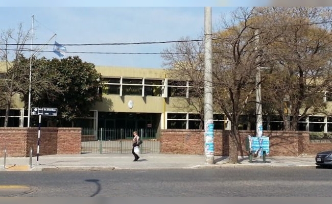 Intentó robar en el Colegio San Martín y lo detuvieron