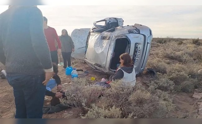 Viajaban para cumplir el último deseo de un familiar muerto, volcaron en plena ruta y desataron una tragedia familiar: una mujer murió