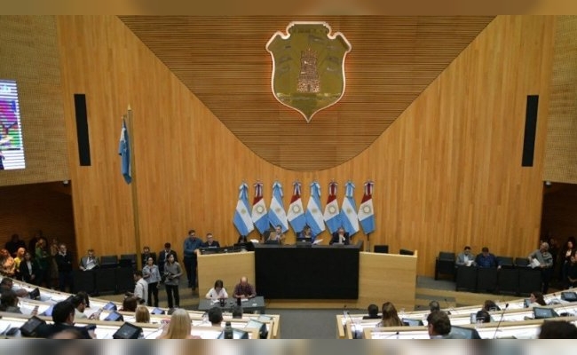 Unicameral: fracasó el proyecto para prohibir a los 'Naranjitas' en Córdoba