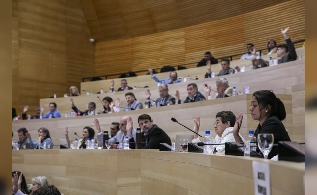 Legislatura: fracasó el proyecto para prohibir a los "Naranjitas" en Córdoba