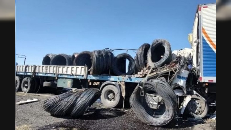 Un muerto en choque entre camiones en la Ruta Nacional 7 en Córdoba