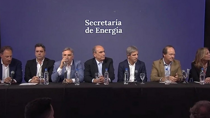 Caputo y Llaryora, presentes en la inauguración de la reversión del Gasoducto Norte en La Carlota