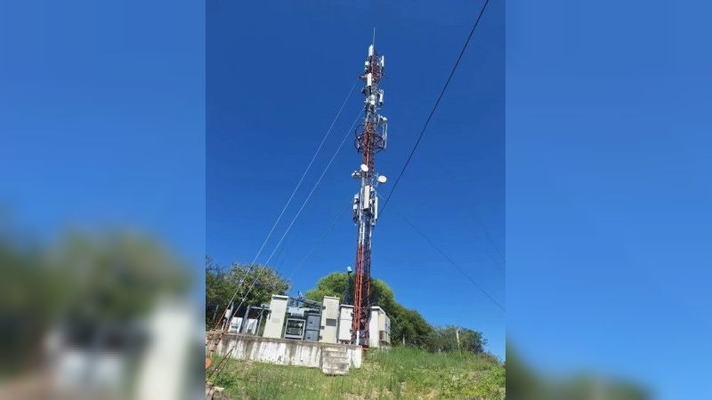 Córdoba: trabajaba en una antena, lo picaron las abejas y cayó al vacío