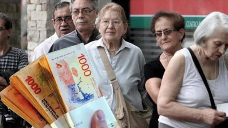 Cuánto van a cobrar los jubilados en agosto 2025, tras el veto de Javier Milei al aumento de haberes