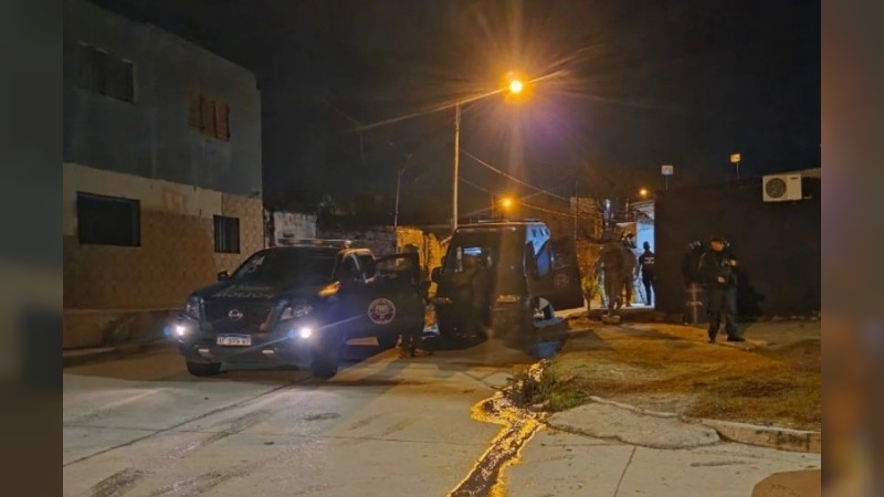 Detienen a dos personas por un robo calificado ocurrido en Yacanto