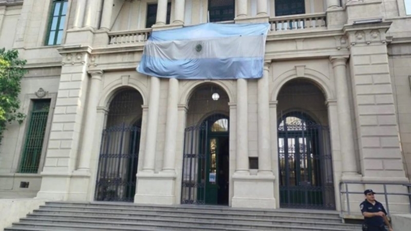 Investigan amenaza de bomba en el colegio Alejandro Carbó de Córdoba