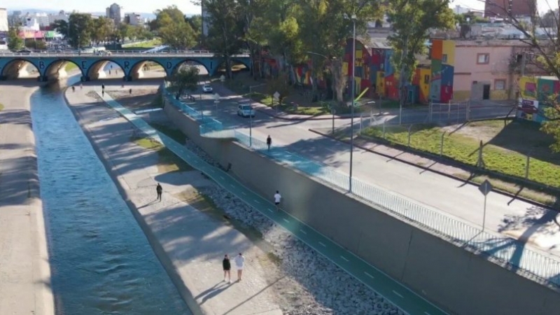 Sábado caluroso en Córdoba, a la espera de la llegada de un nuevo frente frío