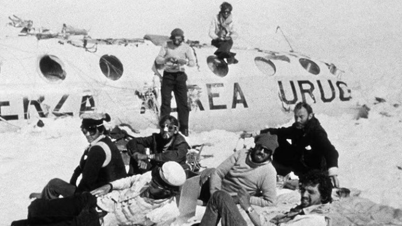 Tragedia de los Andes: dos pilotos experimentados, un frente de tormenta y un avión demasiado cargado que no debió volar