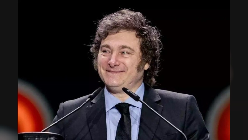 El Presidente celebra sus 55 años, antes del cierre de campaña del jueves en Rosario