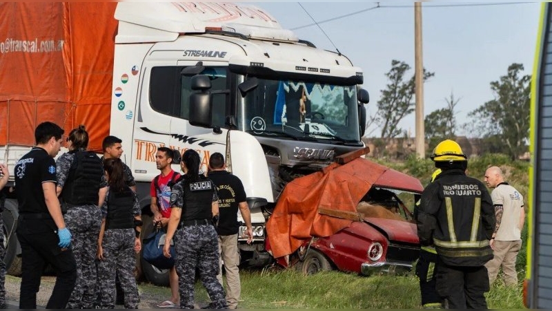 Chocó de frente con un camión y murió en una ruta de Córdoba