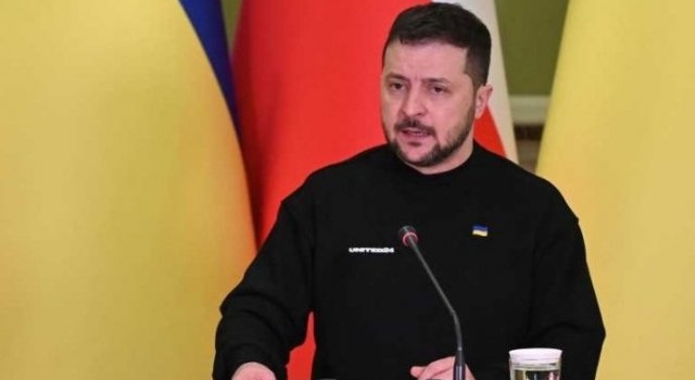 Zelenski admitió que Ucrania lleva adelante una batalla "dolorosa y difícil" en el Dombás