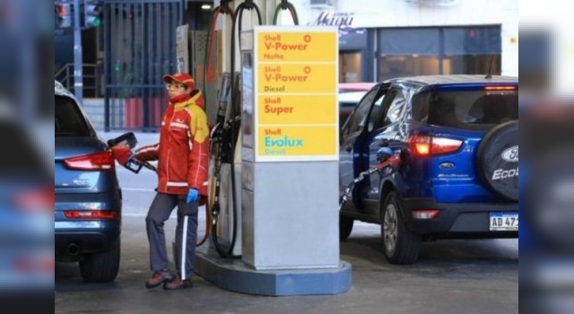 Otro golpe al bolsillo: Shell aumenta un 3,8% el precio de sus combustibles
