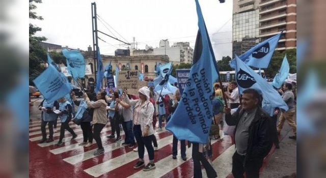 Trabajadores unen reclamos: docentes y Salud paran y movilizan en el centro