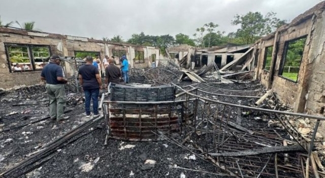 Guyana: acusan a una chica de 15 años de 19 homicidios al incendiar una residencia escolar