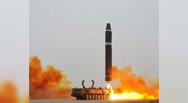 Corea del Norte disparó dos misiles balísticos, según Japón