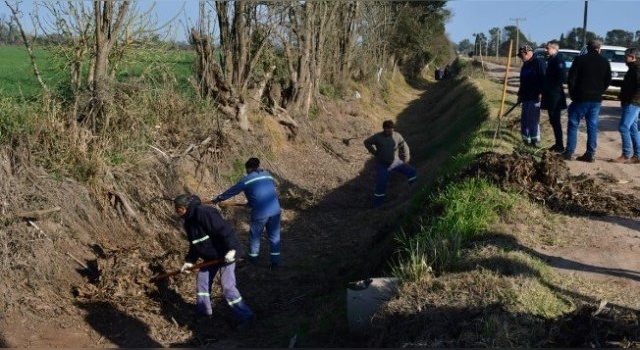 Se supervisaron las tareas de limpieza general de loa canales de la ciudad