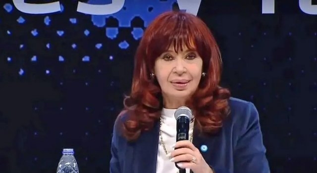 Cristina Kirchner reapareció en público tras las PASO: "Dije que iba a ser una elección atípica, de tercios"