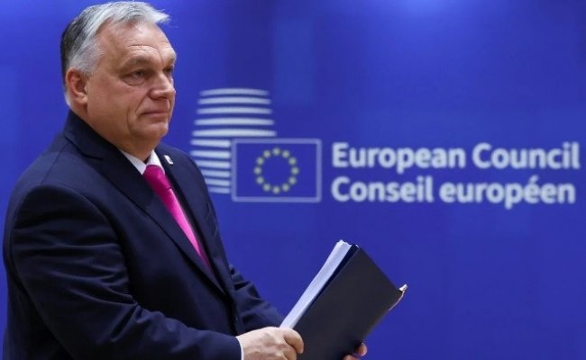 El húngaro Orban bloquea la ayuda a Ucrania y dice que aún puede frenar la adhesión a la UE