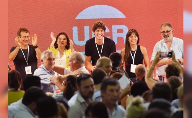 Lousteau tras ser elegido presidente de la UCR: "Las medidas del gobierno significan un golpe duro para la sociedad argentina"