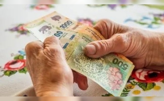 Qué día de enero jubilados y pensionados cobran el bono de $55 mil