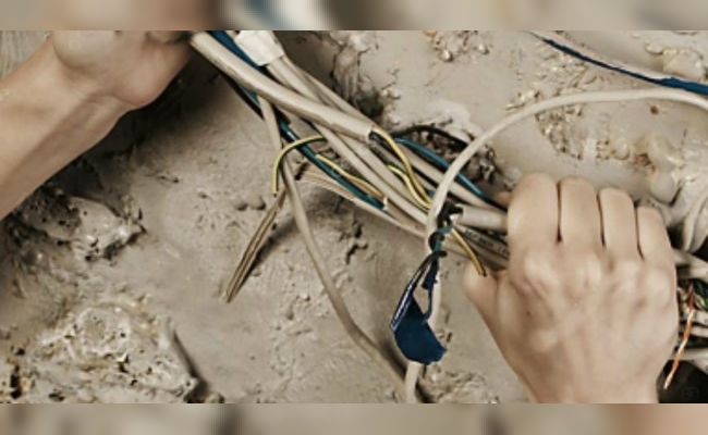 Río Cuarto: murió electrocutado un hombre que manipulaba cables de un poste de energía