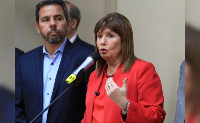 Bullrich aseguró que los presuntos integrantes de una célula terrorista detenidos esperaban “un paquete de Yemen”