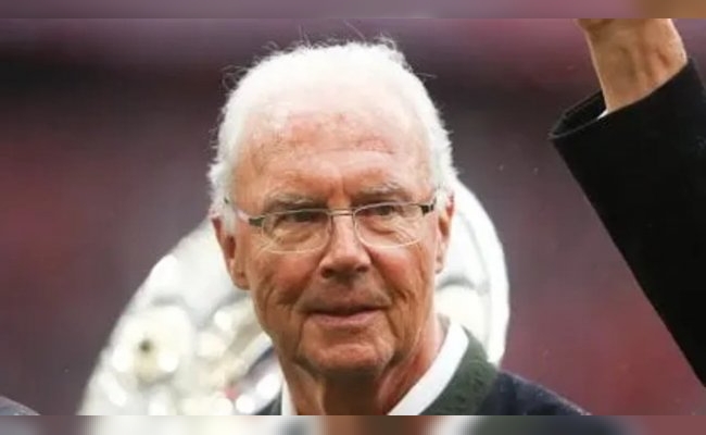 Murió Franz Beckenbauer, la leyenda del fútbol alemán que fue campeón mundial como jugador y entrenador