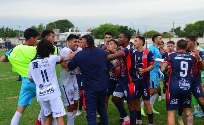 Córdoba: dura sanción contra los hinchas de Juniors que agredieron a un jugador