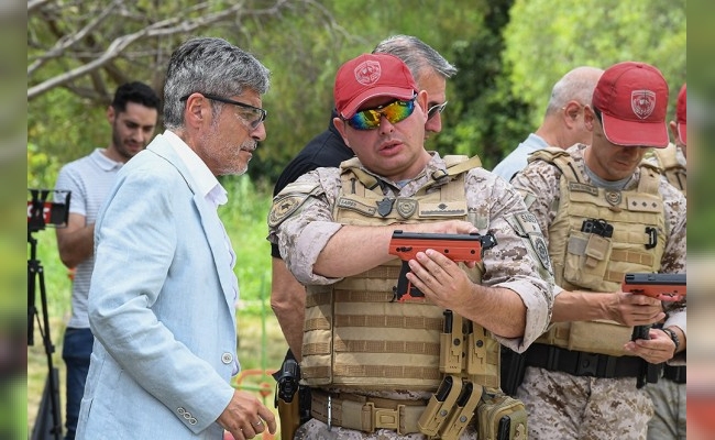 La Policía de Córdoba ya cuenta con 5.000 armas de letalidad reducida 