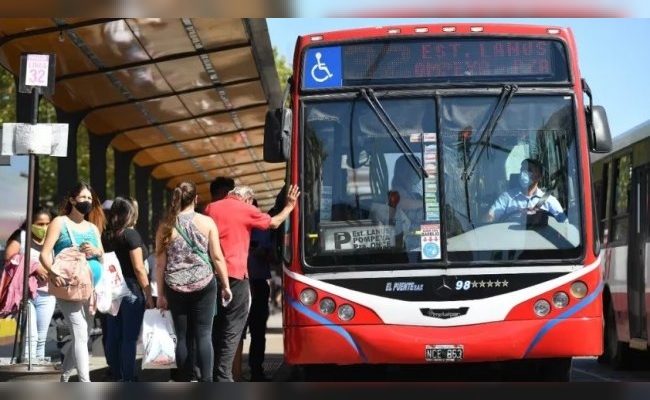 Aumentos y cambios en la tarjeta SUBE: el Gobierno informó las tarifas para colectivos y trenes desde febrero