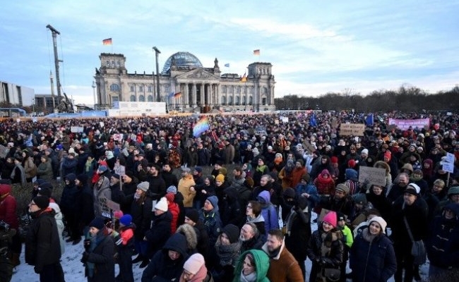 Cientos de miles de personas se manifestaron contra la extrema derecha en Alemania