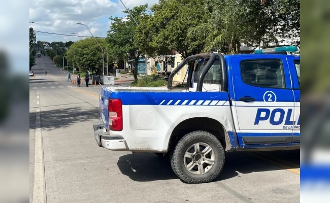 Murió una joven de 18 años al chocar una moto y un camión