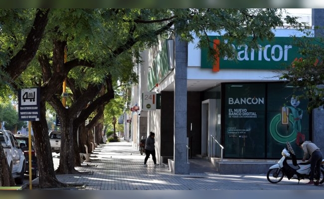 Los bancarios adhieren al paro del 24 de enero y no atenderán al público