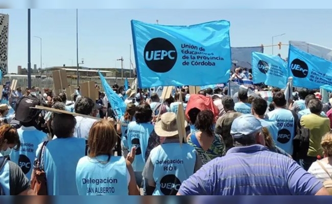 UEPC convocó a marchar a la Legislatura tras rechazar la oferta de la Provincia