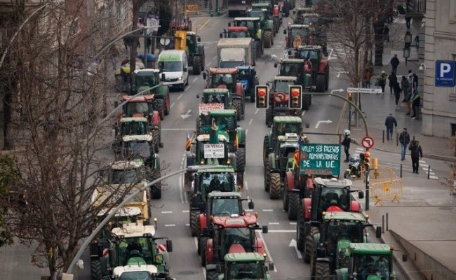 España se suma al tractorazo europeo para bloquear las rutas