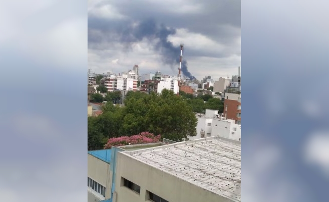 Incendio en Caballito: se prendió fuego una subestación eléctrica de Edesur