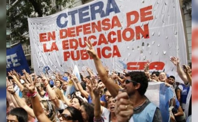 CTERA pidió al Gobierno que "recapacite" y envíe fondos docentes a provincias para evitar problemas en el inicio de las clases