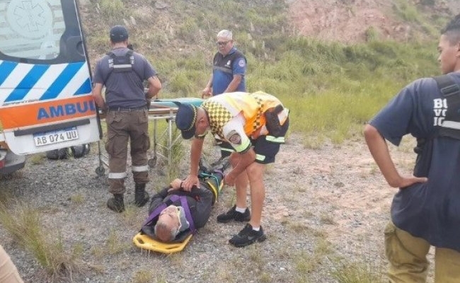 Milagro: cayó en parapente y salvó su vida