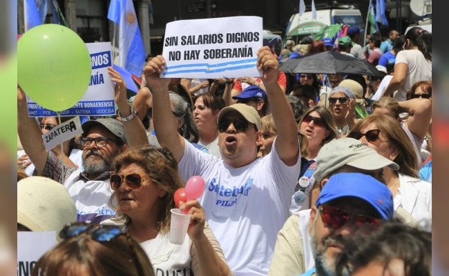 El Gobierno nacional llamó a tratar este lunes paritarias de trabajadores estatales