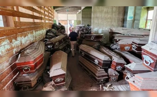 Macabro hallazgo en La Plata: encontraron 501 ataúdes y 200 bolsas con restos humanos en un cementerio