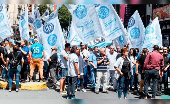 Paro de 24 horas de trabajadores de la sanidad en reclamo de una recomposición salarial