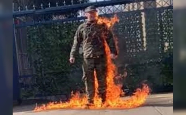 Un hombre se prendió fuego cerca de la embajada de Israel en Washington